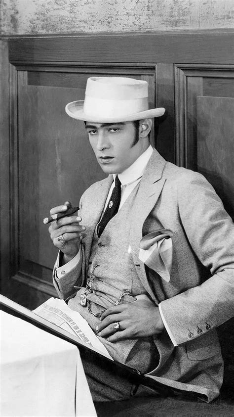 30 Amazing and Rare Photos of Rudolph Valentino